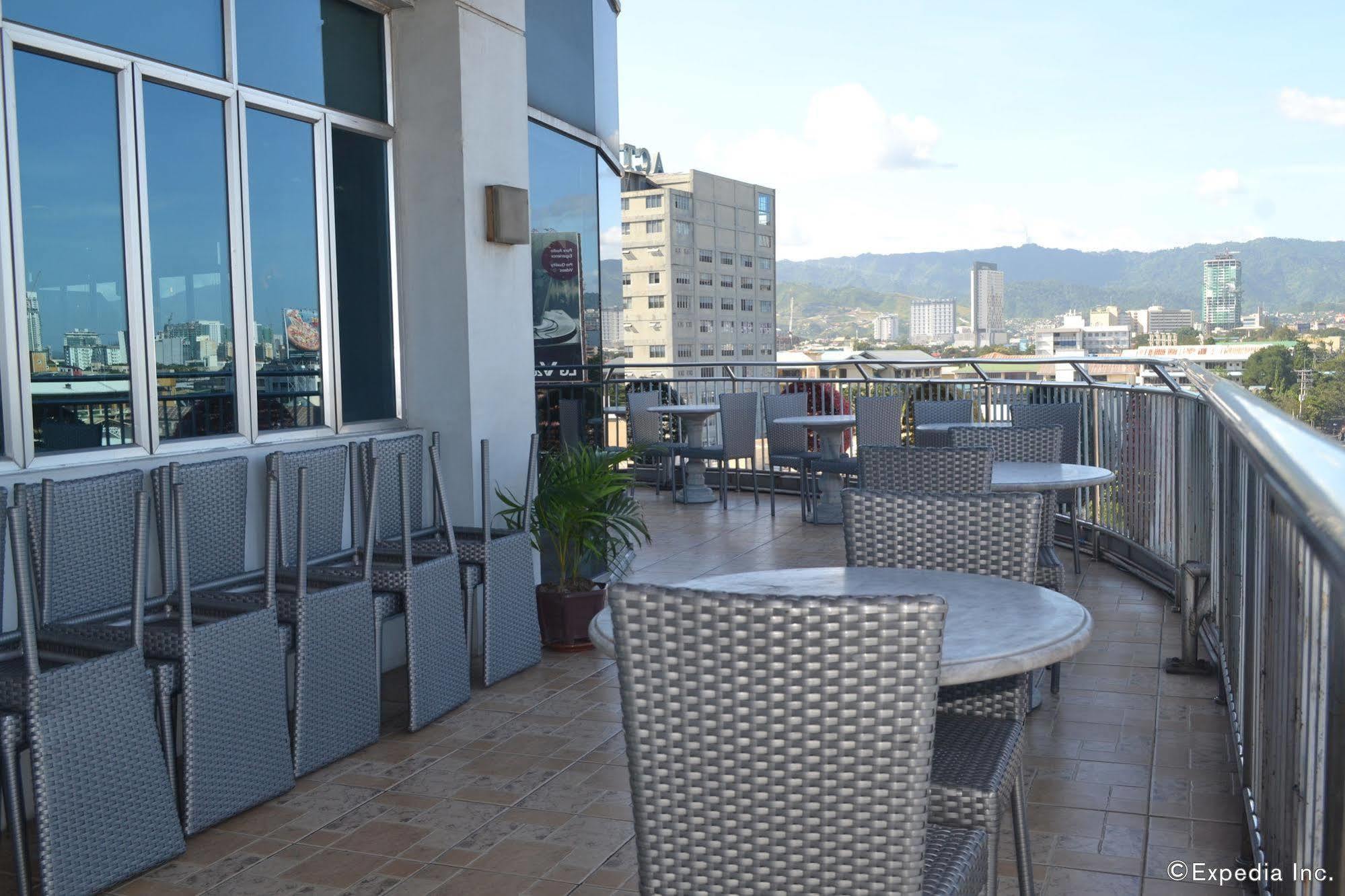 GV Tower Hotel Cebu Stadt Exterior foto