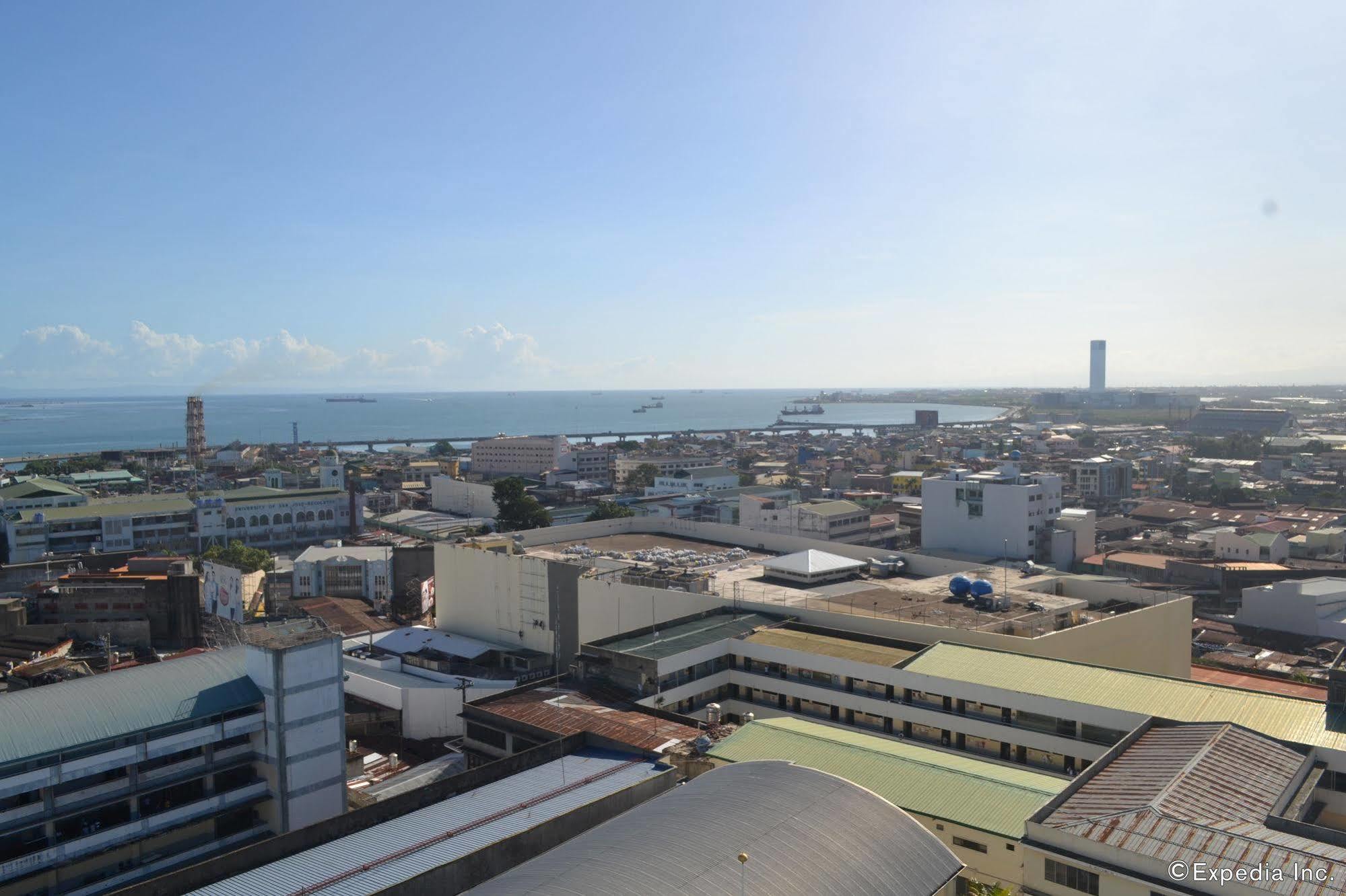 GV Tower Hotel Cebu Stadt Exterior foto